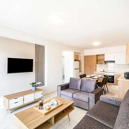Adolina One Bedroom 302 By Ezoria Lägenhet