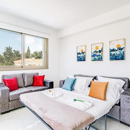 Adolina One Bedroom 302 By Ezoria