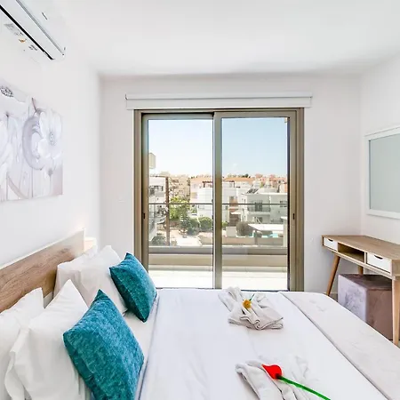 Adolina One Bedroom 302 By Ezoria Lägenhet Paphos